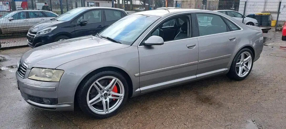 Second-hand Audi A8 275 CP (202 kW) 2004 Berlinǎ