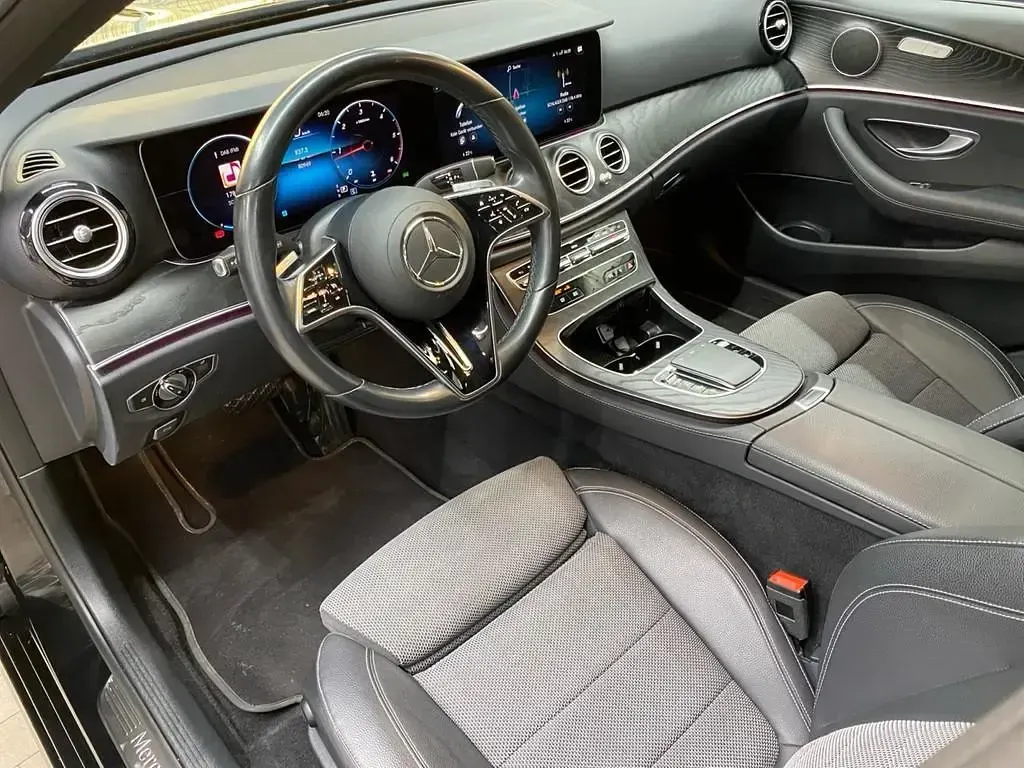 Gebraucht Mercedes E220 Avantgarde 194 PS (142 kW) 2021 Schwarz Kombi