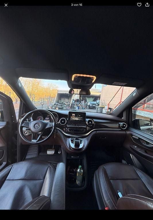 Braun Gebraucht 2015 Mercedes V220 Van / Kleinbus | 31.600 € (Teuer) - Bild 1/4