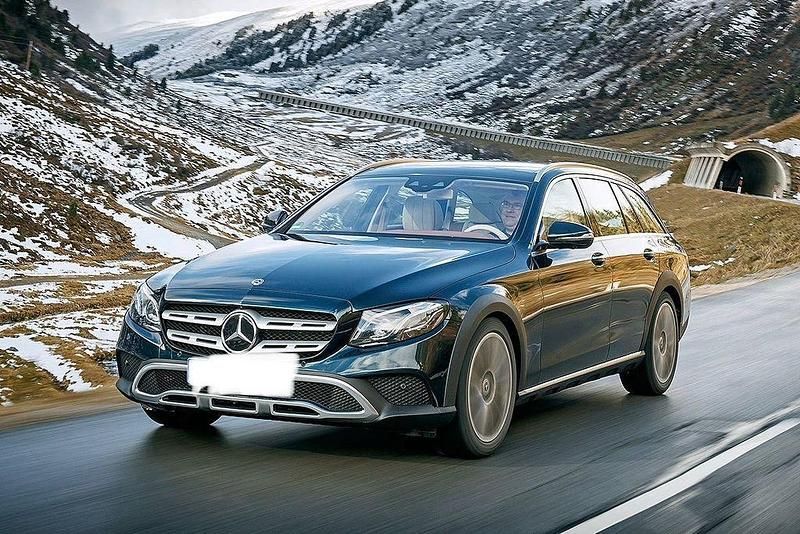 Schwarz Gebraucht 2017 Mercedes E220 Kombi | 22.999 € (Fairer Preis) - Bild 1/4