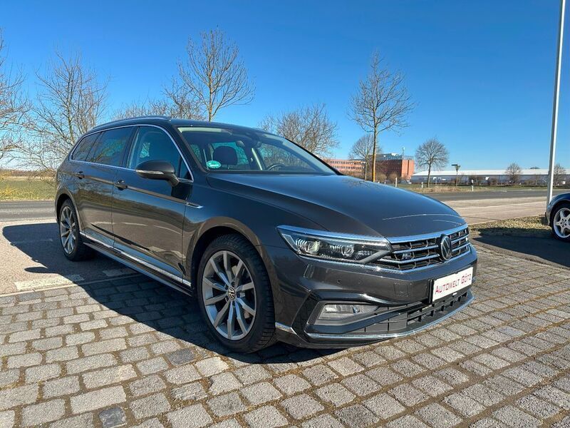 Grau Gebraucht 2022 VW Passat Elegance Kombi | 30.980 € (Fairer Preis) - Bild 1/4