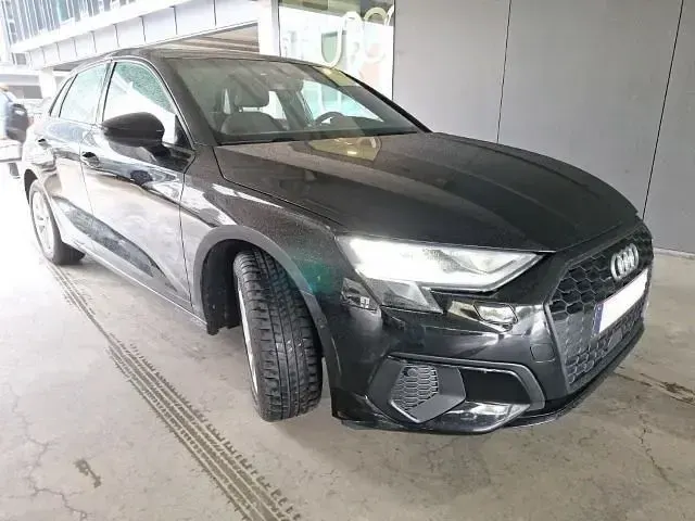 Gebraucht Audi A3 Design 110 PS (80 kW) 2020 Mythosschwarz metallic (metallic) Limousine