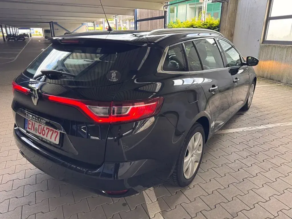 Gebraucht Renault Mégane Intens 131 PS (96 kW) 2017 Schwarz Limousine