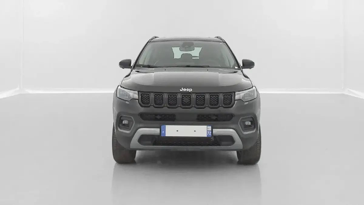 Gebraucht Jeep Compass Overland 179 PS (131 kW) 2024 (solid black) SUV