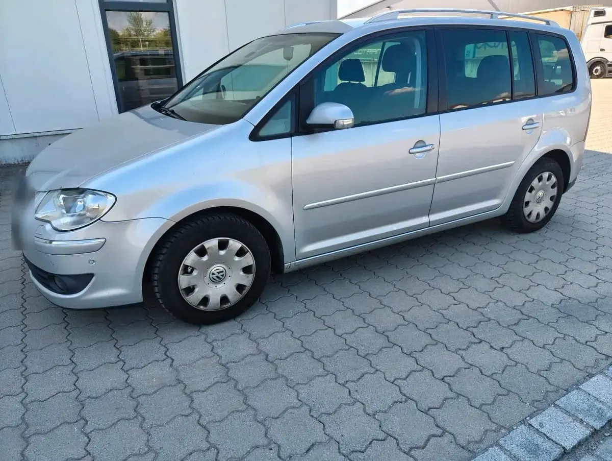 Gebraucht VW Touran 140 PS (102 kW) 2007 Silber Van / Kleinbus