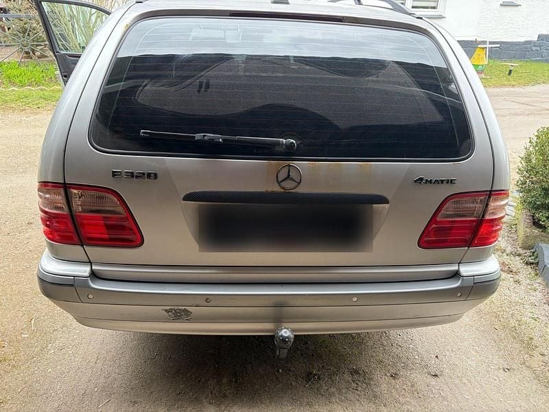 Gebraucht Mercedes E320 224 PS (164 kW) 2001 Silber Kombi