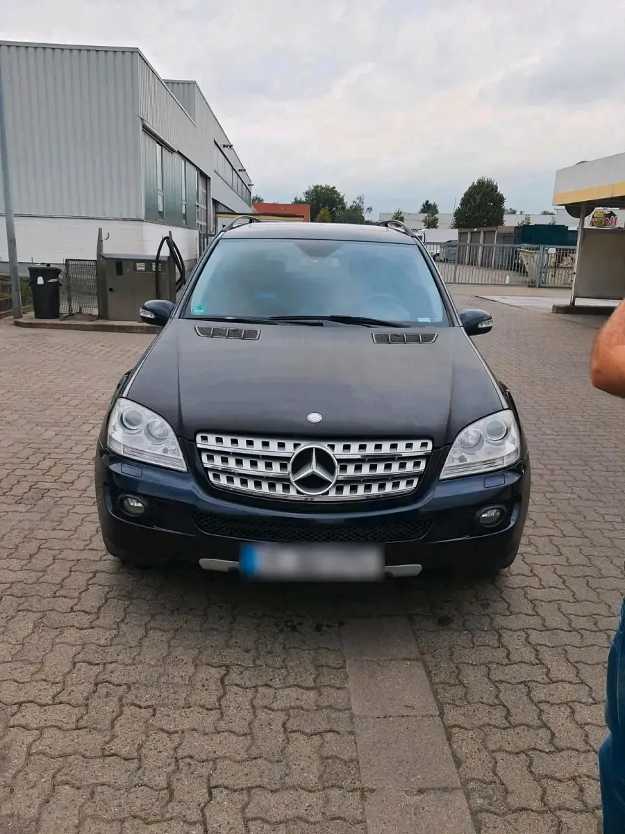 Gebraucht Mercedes ML320 224 PS (164 kW) 2007 Blau SUV