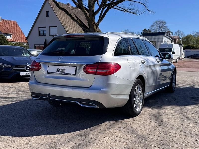 Gebraucht Mercedes C180 156 PS (114 kW) 2016 Silber Kombi