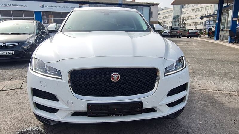 Weiß Gebraucht 2016 Jaguar F-Pace Prestige SUV | 19.999 € (Fairer Preis) - Bild 1/4