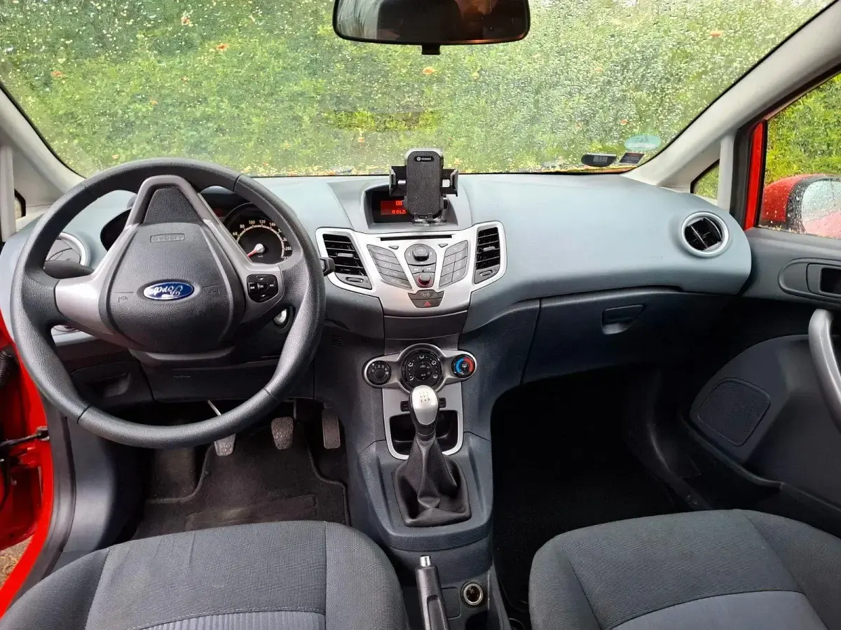 Usata Ford Fiesta Trend 95 CV (69 kW) 2011 Rosso Berlina