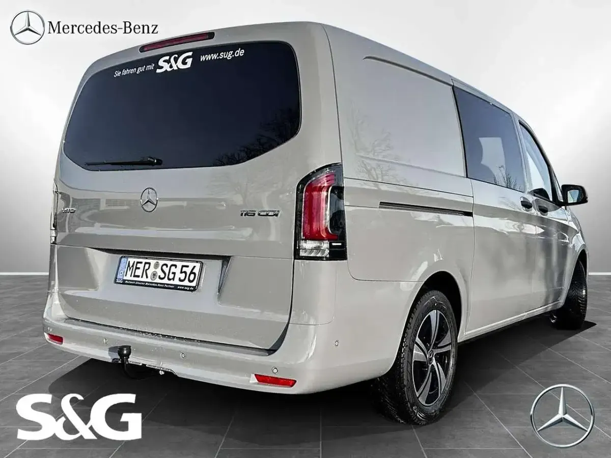 Gebraucht Mercedes Vito 163 PS (119 kW) 2025 Alpingrau Van