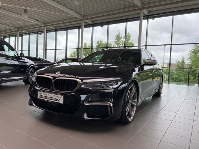 Gebraucht BMW M550 Shadowline 400 PS (294 kW) 2019 Schwarz metallic black sapphire metallic Limousine