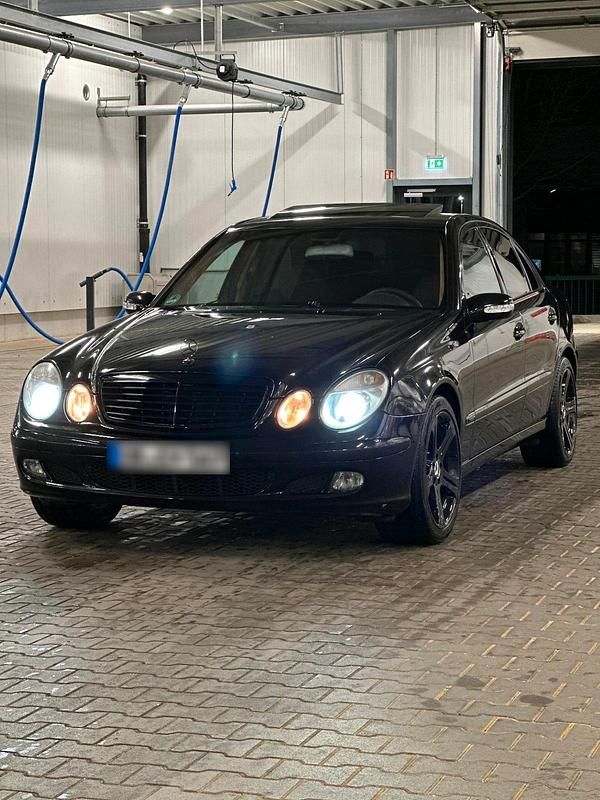Gebraucht Mercedes E220 150 PS (110 kW) 2005 Schwarz Limousine