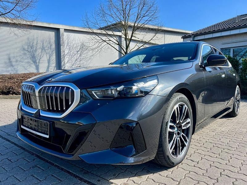 Gebraucht BMW 520 M Sport 190 PS (139 kW) 2025 Grau Limousine