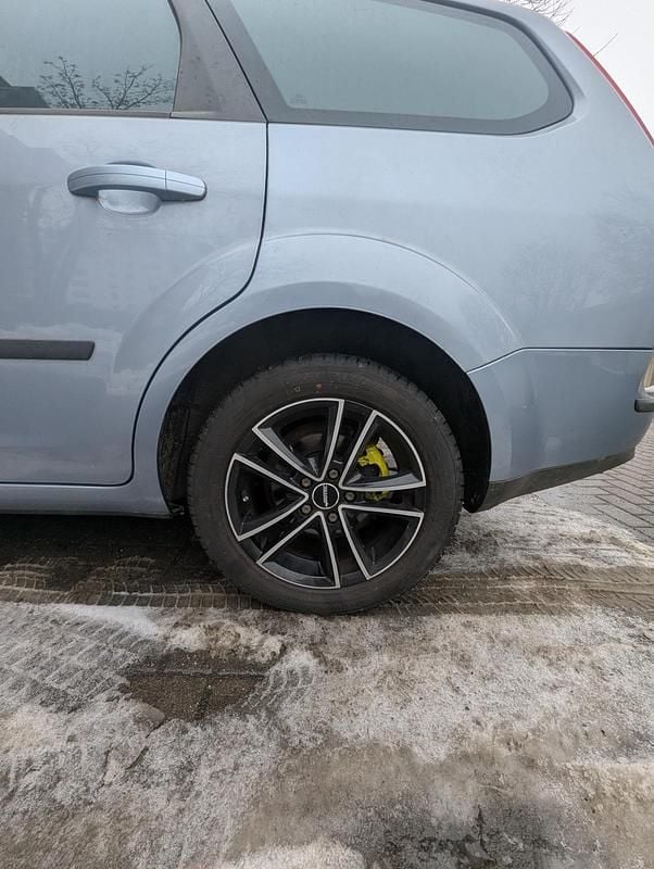 Usata Ford Focus 100 CV (73 kW) 2007 Blu Station wagon