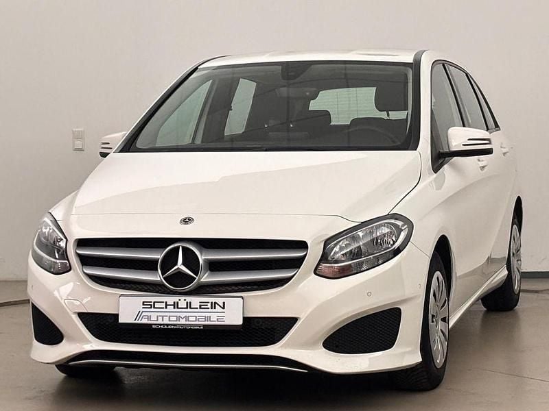 Gebraucht Mercedes B180 122 PS (89 kW) 2018 Weiß Van / Kleinbus