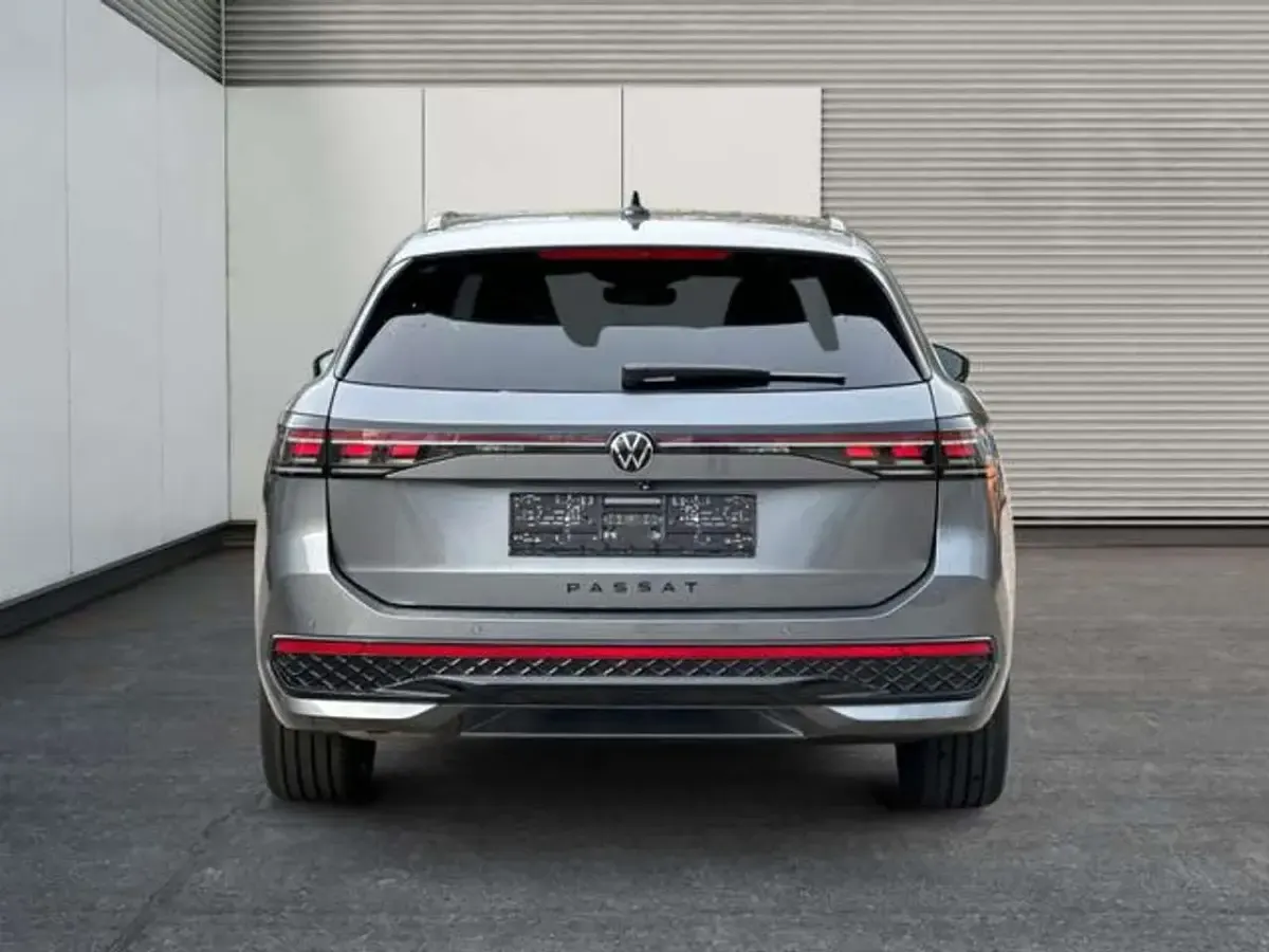 Neu VW Passat R-line 193 PS (141 kW) 2026 Diabasgrau metallic/grau Kombi