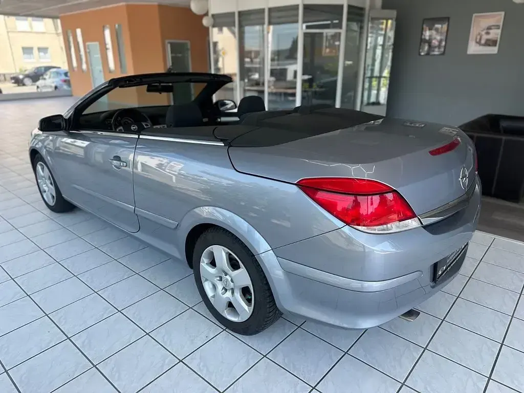 Gebraucht Opel Astra 116 PS (85 kW) 2008 Grau Cabrio