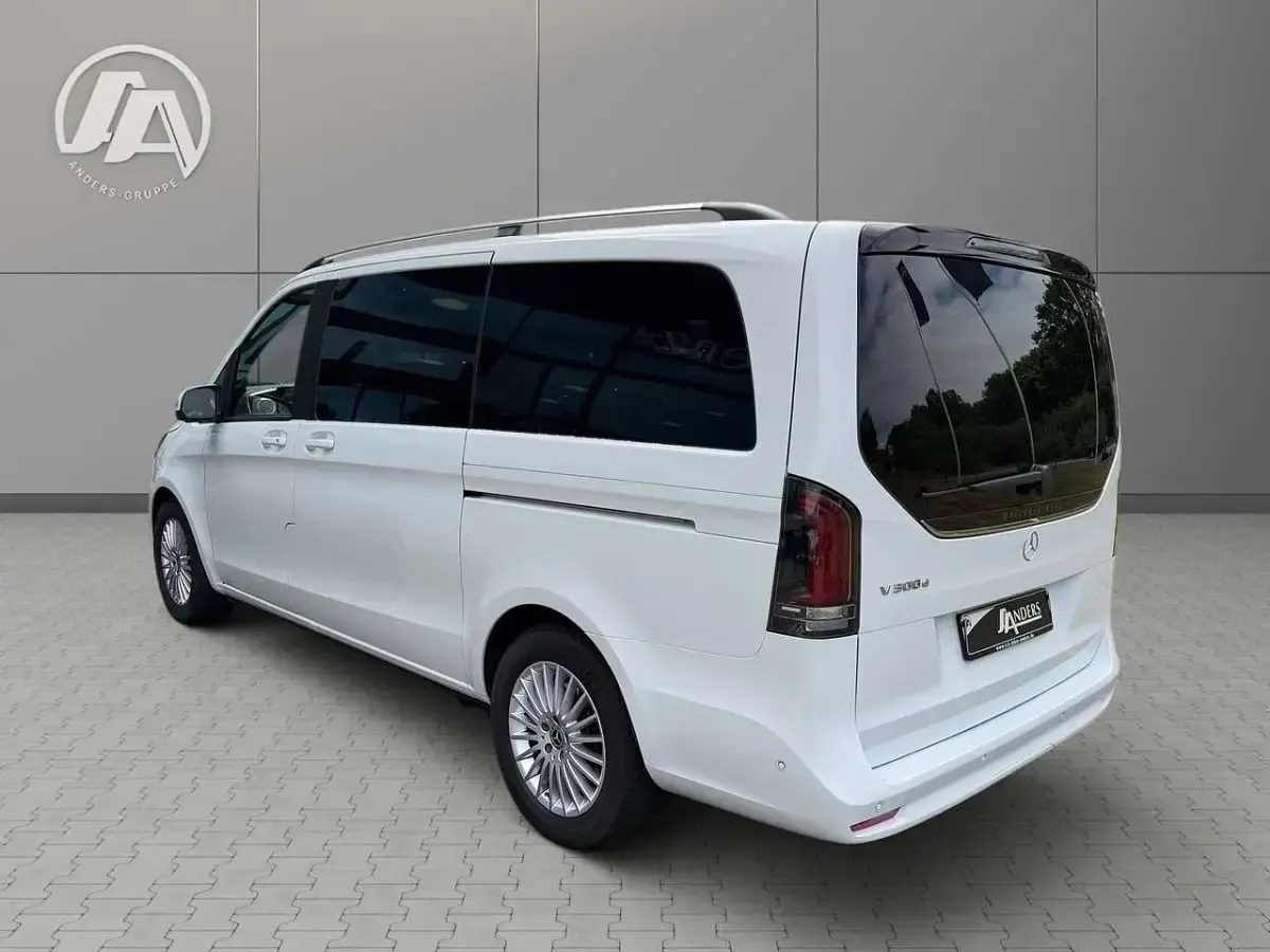 Gebraucht Mercedes V300 Style 237 PS (174 kW) 2025 Weiß Van / Kleinbus