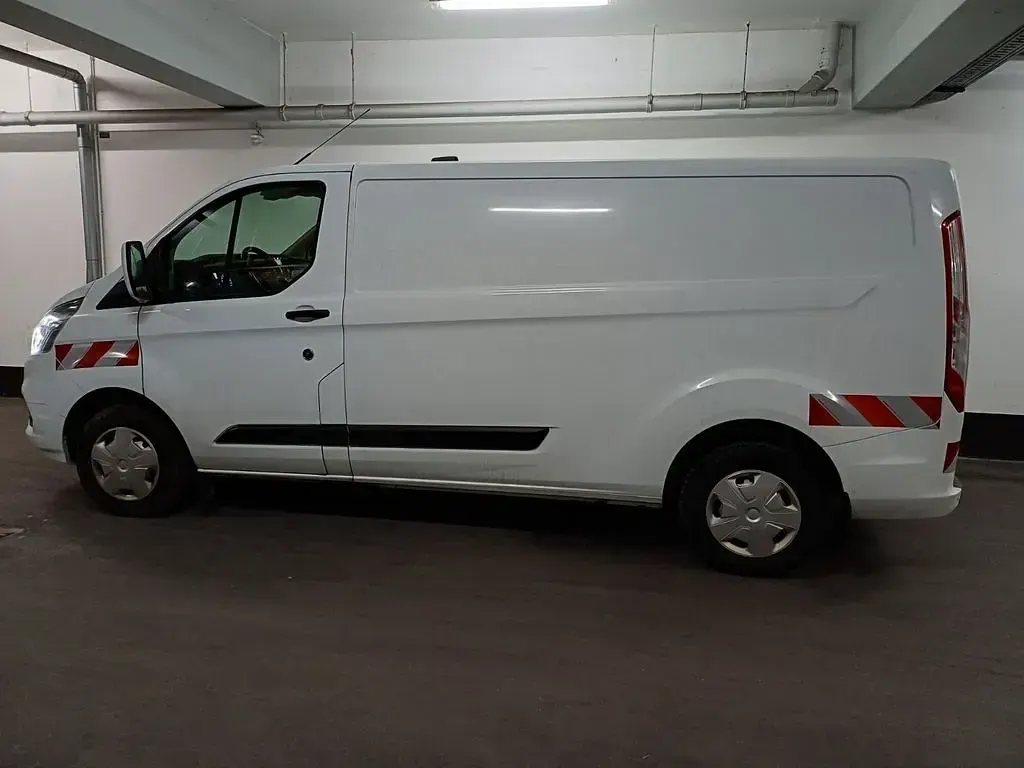 Gebraucht Ford 300 105 PS (77 kW) 2021 Weiß Van / Kleinbus