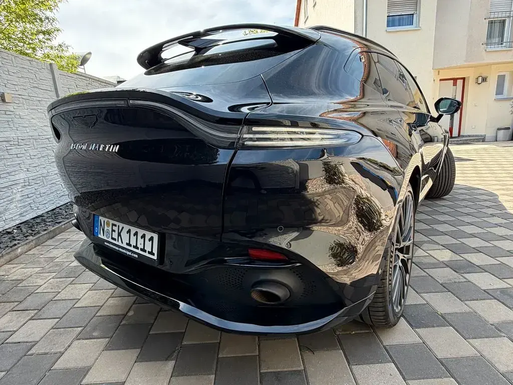 Gebraucht Aston Martin DBX 551 PS (405 kW) 2022 Schwarz SUV