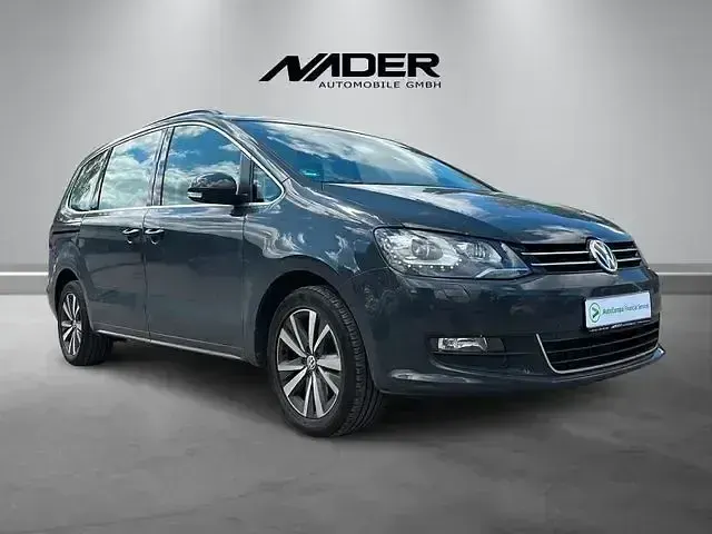 Gebraucht VW Sharan Comfortline 177 PS (130 kW) 2019 Grau Van / Kleinbus