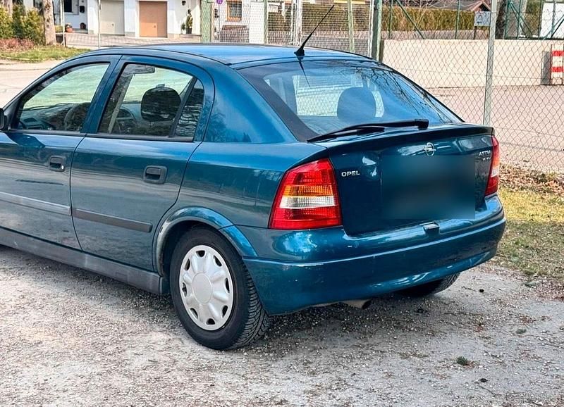 Gebraucht Opel Astra 101 PS (74 kW) 2000 Grün Limousine
