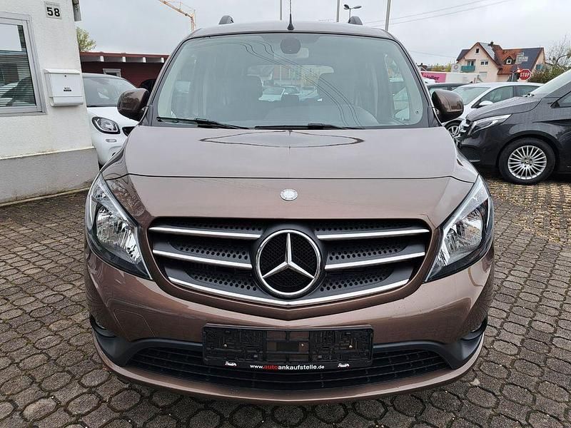 Gebraucht Mercedes Citan 111 110 PS (80 kW) 2017 Braun Van / Kleinbus