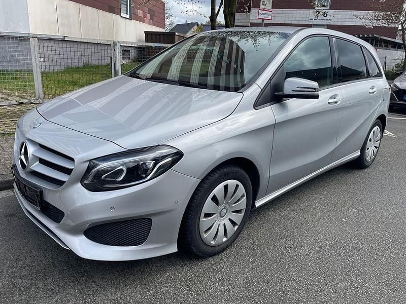 Gebraucht Mercedes B220 177 PS (130 kW) 2016 Grau Van / Kleinbus