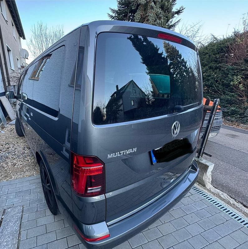 Gebraucht VW Multivan 199 PS (146 kW) 2021 Grau Van