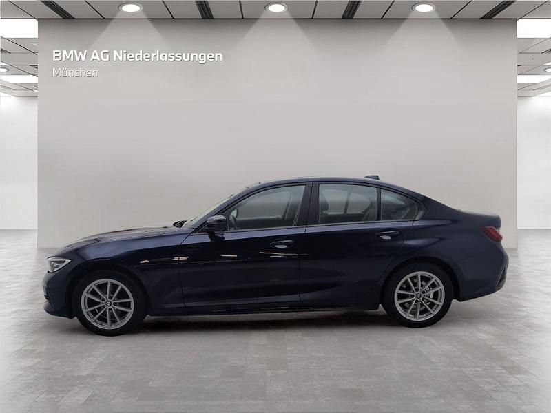 Gebraucht BMW 320 Sport Line 190 PS (139 kW) 2022 Blau Limousine