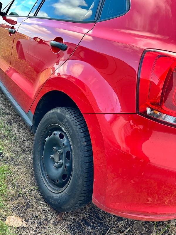 Gebraucht VW Polo 60 PS (44 kW) 2010 Rot Kleinwagen