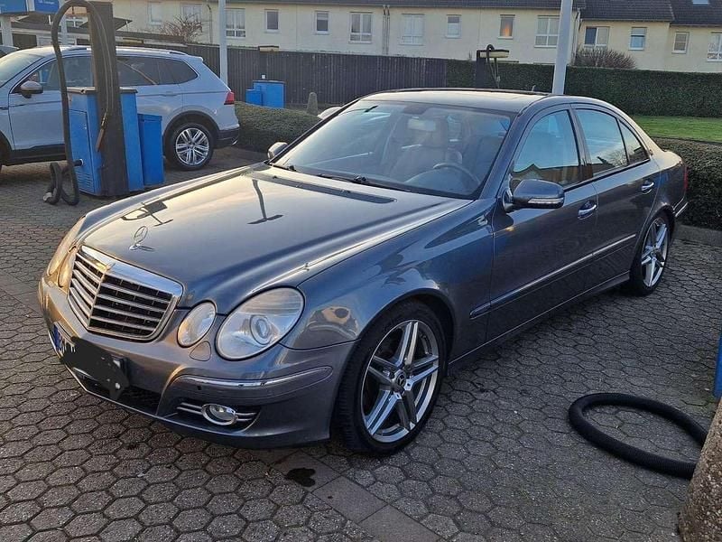 Gebraucht Mercedes E280 Avantgarde 190 PS (139 kW) 2008 Grau Limousine