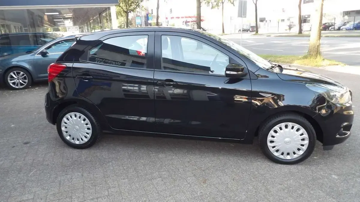 Gebraucht Ford Ka Plus Cool & Sound Edition 86 PS (63 kW) 2017 Schwarz Kleinwagen