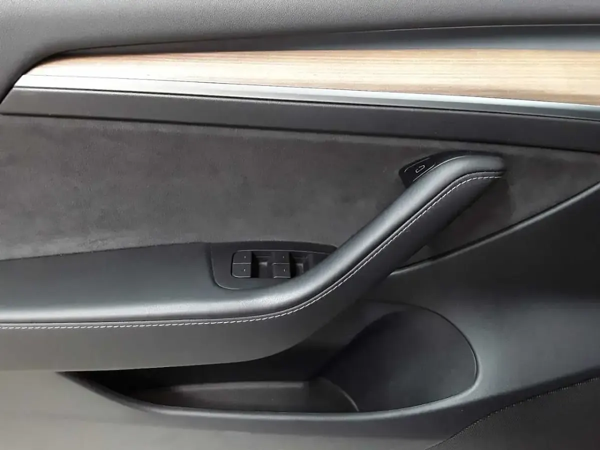 Gebraucht Tesla Model 3 366 kW (498 PS) 2022 Midnight silver metallic Limousine