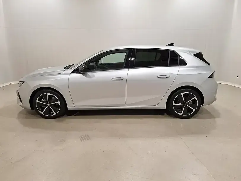 Gebraucht Opel Astra Design Edition 131 PS (96 kW) 2024 Lackierung aluminiumgrau/typ aussenverkleidung metalliclackierung Kleinwagen