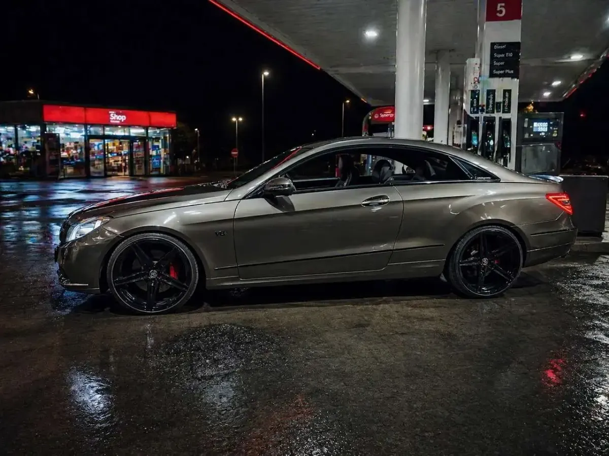 Gebraucht Mercedes E500 388 PS (285 kW) 2010 Bronze Coupé