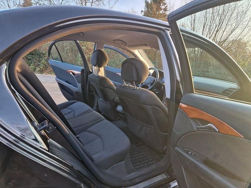 Gebraucht Mercedes E280 231 PS (169 kW) 2007 Schwarz Limousine