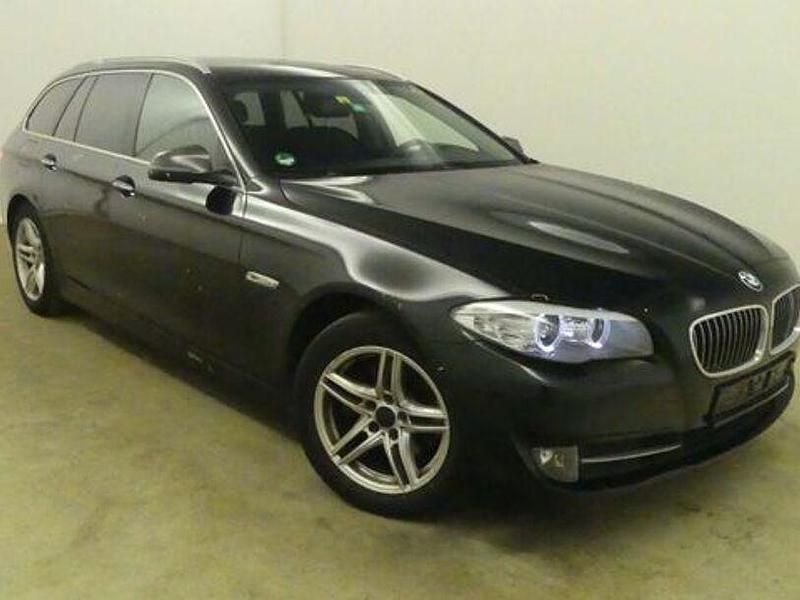 Second-hand BMW 520 184 CP (135 kW) 2011 Negru Break