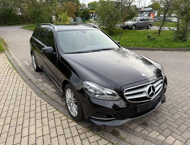 Gebraucht Mercedes E200 184 PS (135 kW) 2015 Schwarz Kombi