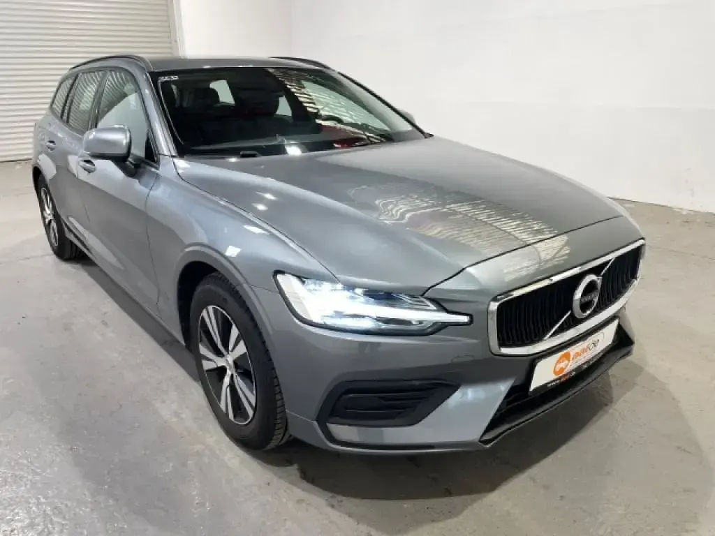 Gebraucht Volvo V60 190 PS (139 kW) 2019 Grau Kombi