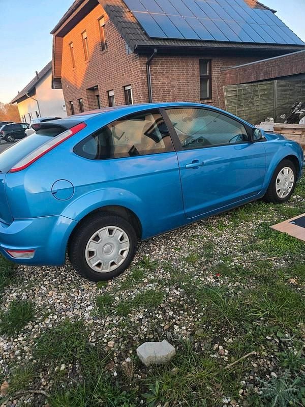 Gebraucht Ford Focus 101 PS (74 kW) 2008 Blau Limousine