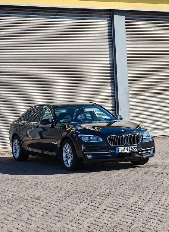 Gebraucht BMW 740 Performance 313 PS (230 kW) 2014 Schwarz Limousine