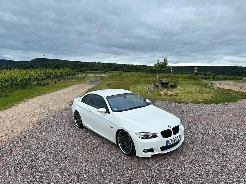 Weiß Gebraucht 2009 BMW 335 Cabriolet Performance Cabrio | 22.000 € (Teuer) - Bild 1/4