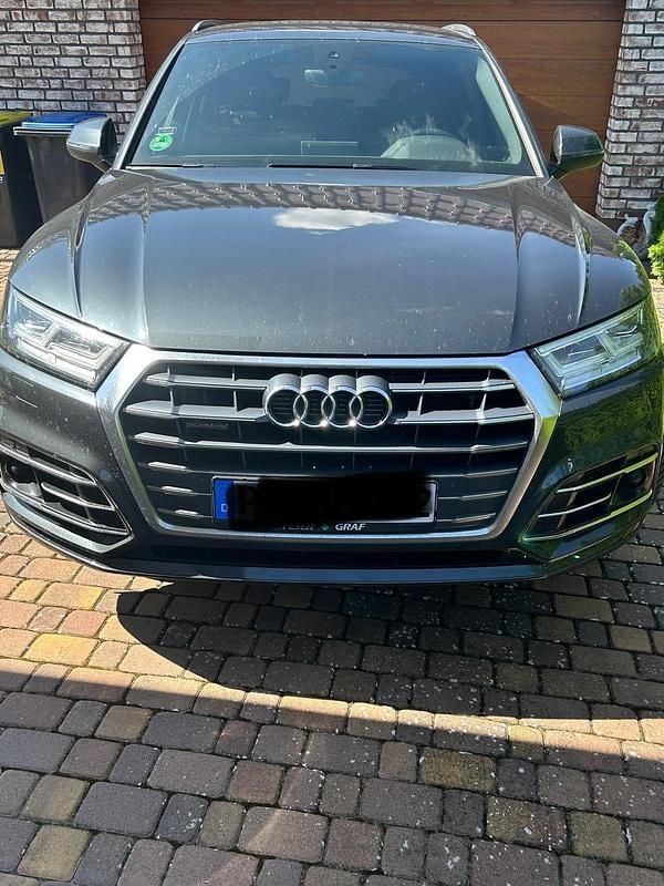 Grau Gebraucht 2019 Audi Q5 S-Line SUV | 32.999 € (Guter Preis) - Bild 1/4