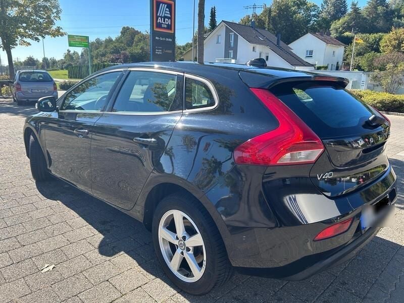 Schwarz Gebraucht 2016 Volvo V40 Kombi | 10.500 € (Fairer Preis) - Bild 1/4