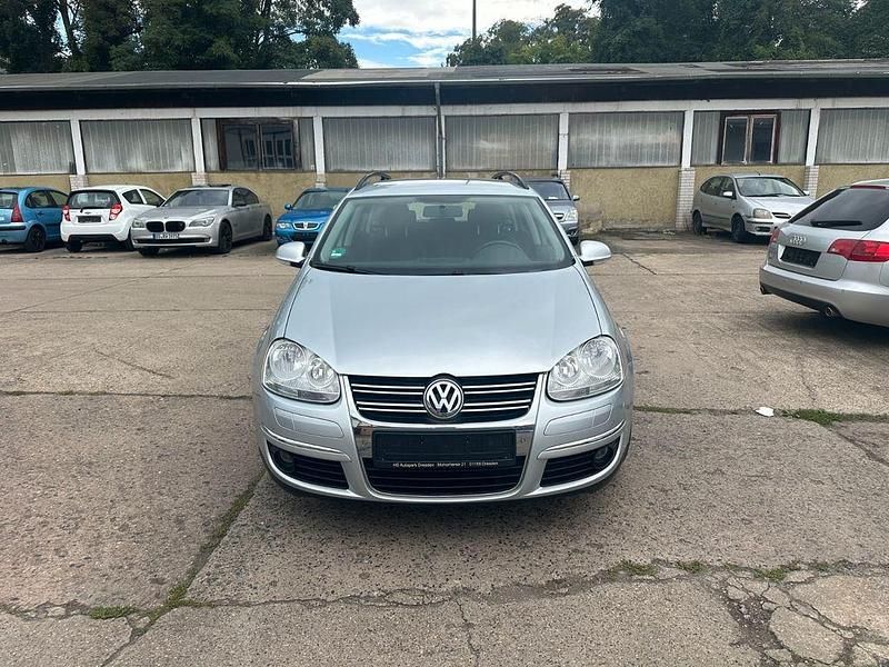Silber Gebraucht 2010 VW Golf VI Comfortline Limousine | 4.900 € (Fairer Preis) - Bild 1/4