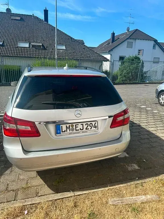 Gebraucht Mercedes E220 170 PS (125 kW) 2010 Silber Limousine