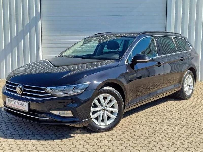 Gebraucht VW Passat R 150 PS (110 kW) 2021 Schwarz Kombi