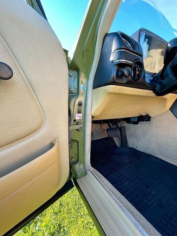 Gebraucht Mercedes 200 109 PS (80 kW) 1984 Grün Limousine